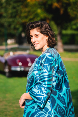 Beau manteau IZALINE Imprimé Yuna et robe VALENTINA azur
