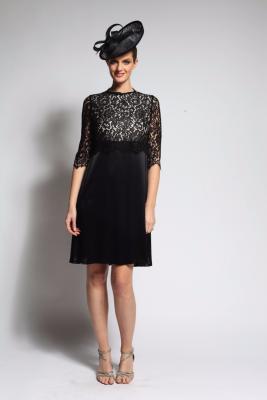 Robe en dentelle ultra chic pour cocktail ou cérémonie. MAIA