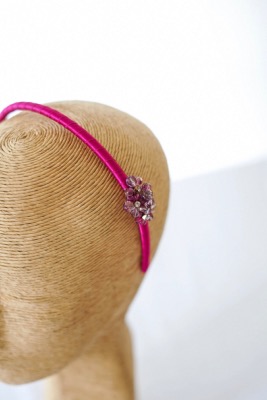 Serre tête bijoux perlé magenta