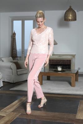 Bel ensemble pantalon smoking et top en dentelle de Calais AGRIGENTE