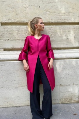 Elégant tailleur pantalon BELEM et manteau couleur cerise