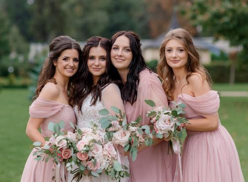 Les demoiselles d'honneur et bouquet